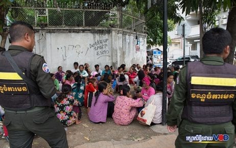 Land protestors from Koh Kong province outside the Land Management Ministry in Phnom Penh on July 1. (VOD)