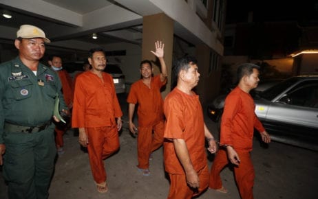 CNRP supporters set to be released on bail exit the Phnom Penh Municipal Court on November 14, 2019 (Panha Chhorpoan/VOD)