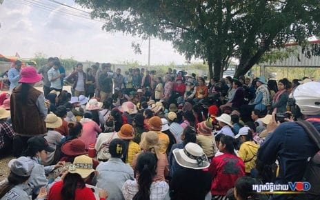 Glove factory workers gather in Kandal province on December 23, 2019. (Khut Sokun/VOD)