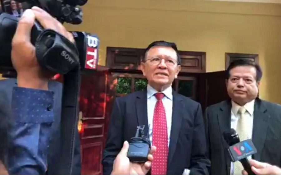 Kem Sokha speaks to reporters at his house in Phnom Penh on the morning of January 22, 2020. (Chorn Chanren/VOD)