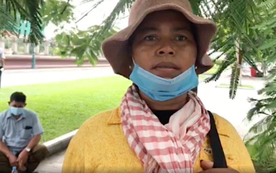 Land disputant Phorn Sokhum speaks to a reporter near Prime Minister Hun Sen’s residence in Phnom Penh on October 8, 2020. (Mech Dara/VOD)