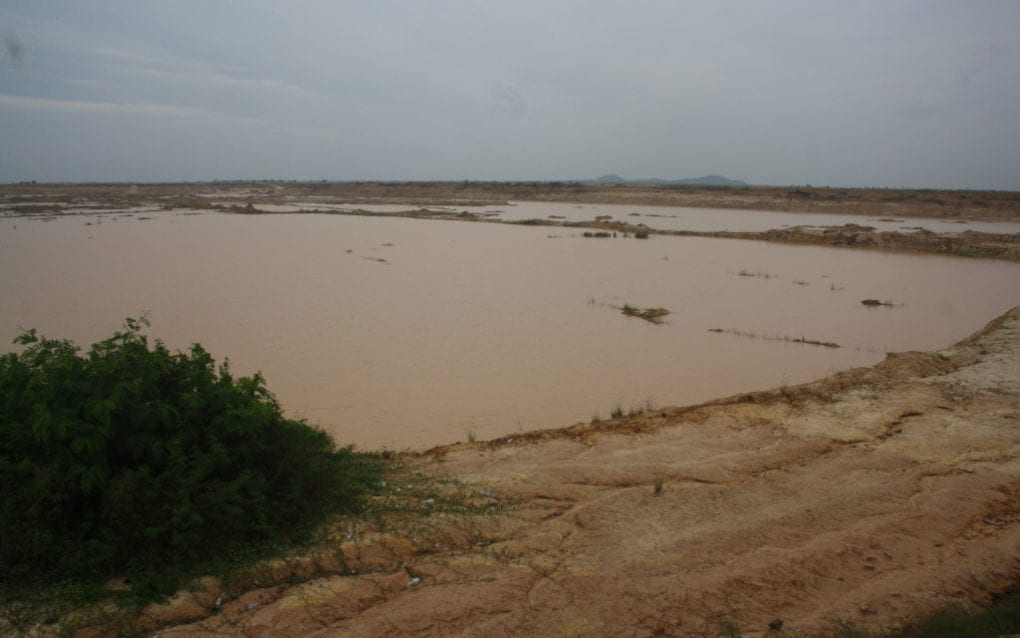 Landfilling is underway at several areas of Phnom Penh’s Boeng Tamok lake, on October 20, 2020. (Michael Dickison/VOD)