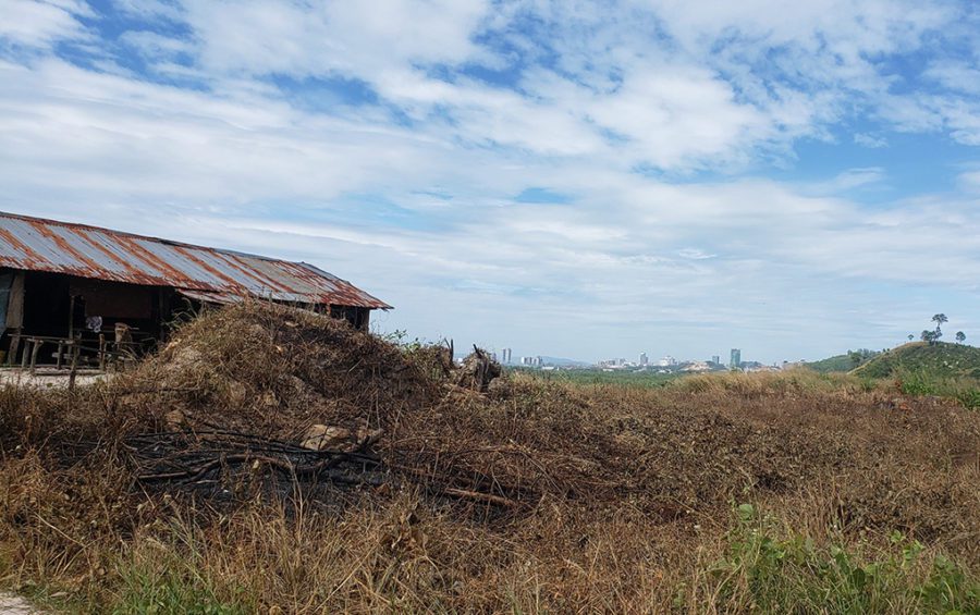 A guard house protecting land and its elevated view in Prey Nob district's Ream commune in Preah Sihanouk province on December 1, 2020. (Danielle Keeton-Olsen/VOD)