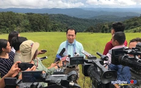 Environment Ministry spokesperson Neth Pheaktra speaks with journalists in Keo Seima Wildlife Sanctuary in Mondulkiri province’s O’Reang district on October 4, 2020. (Chorn Chanren/VOD)