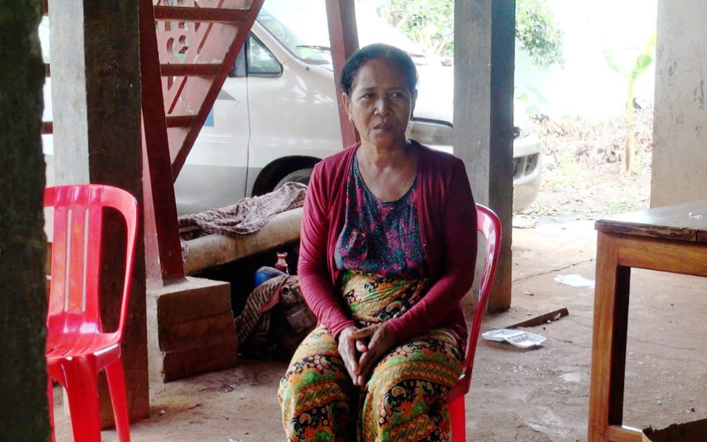 Moeun Phalla, wife of jailed CNRP activist Om Yeath, talks about continuing to be brave under pressure, in Tbong Khmum province’s Suong city on May 20, 2021. (Chorn Chanren/VOD)