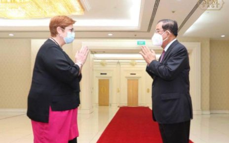 Australian Foreign Affairs Minister Marise Payne and Prime Minister Hun Sen, in a photo posted to Hun Sen’s Facebook page on November 8, 2021.