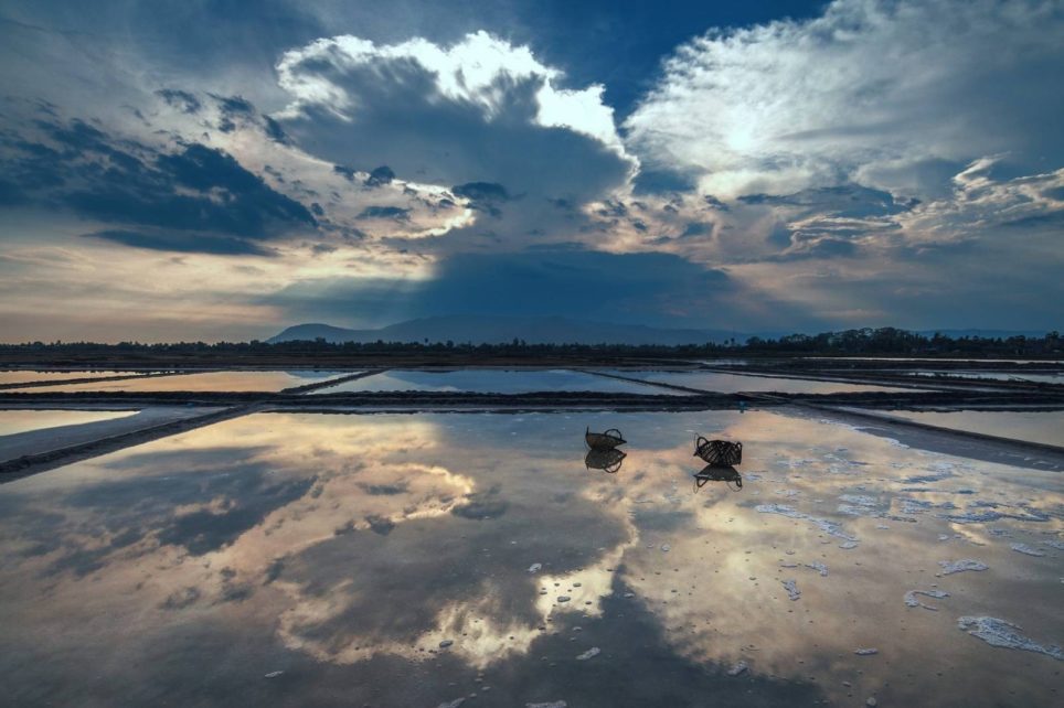 A salt flat in Kampot province in June 2021 (You Bunchan/VOD)