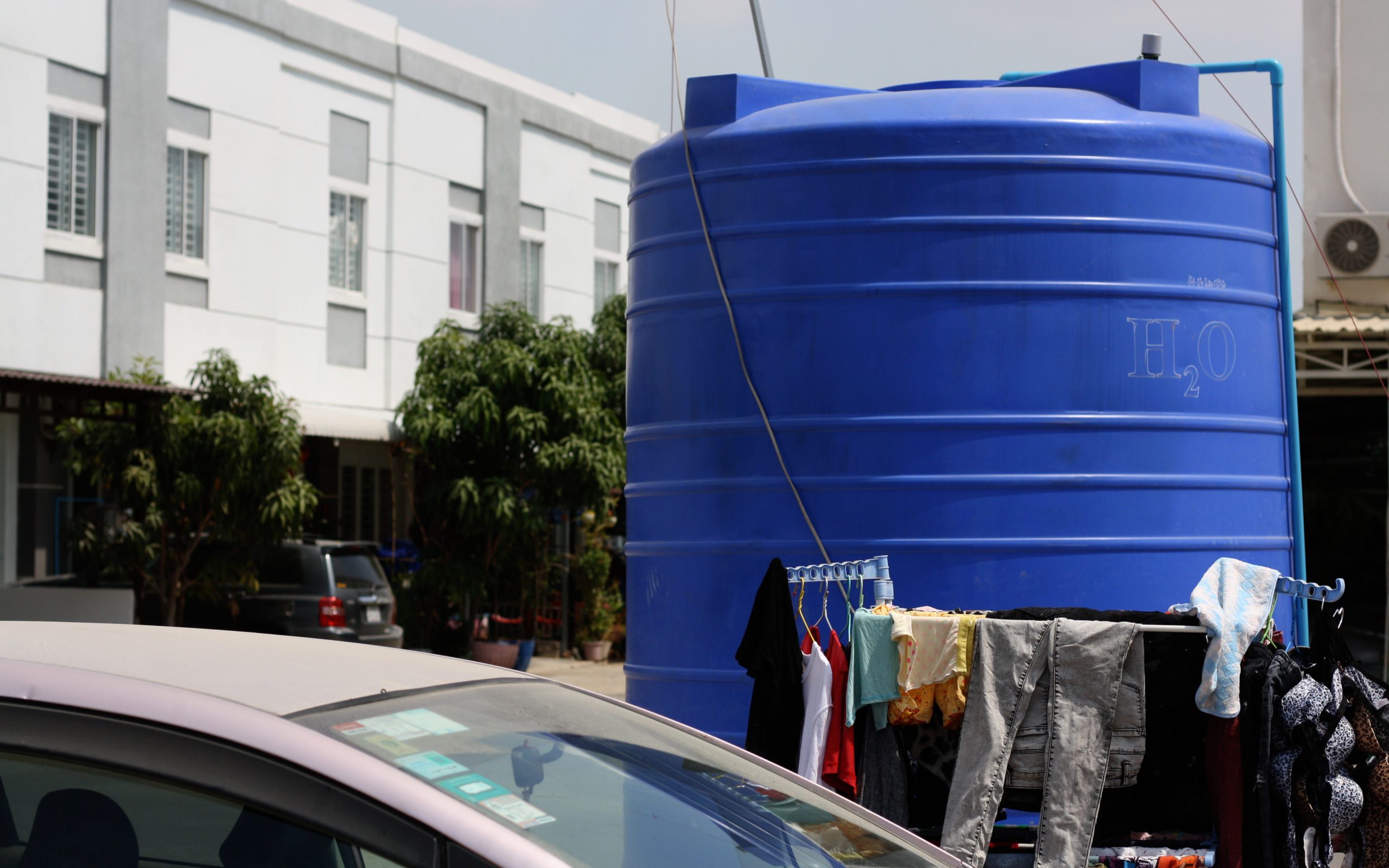A water tank in Phnom Penh’s Borey Piphup Thmey 2, on February 3, 2022. (Michael Dickison/VOD)
