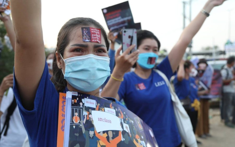 NagaWorld workers and civil society members protest outside a Prek Pnov quarantine center on March 8, 2022. (Licadho)