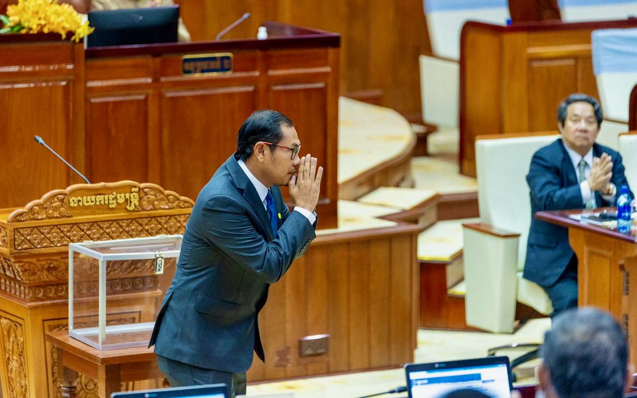 Sles Punyamin greets the National Assembly on Wednesday, where he was confirmed as the new Kampong Cham lawmaker, replacing Hun Sen's late brother Hun Neng.
