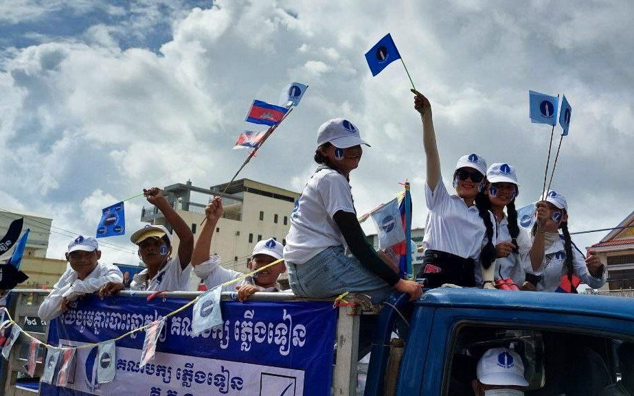 The Candlelight Party holds a march in Phnom Penh on June 3, 2022. (Keat Soriththeavy/VOD)
