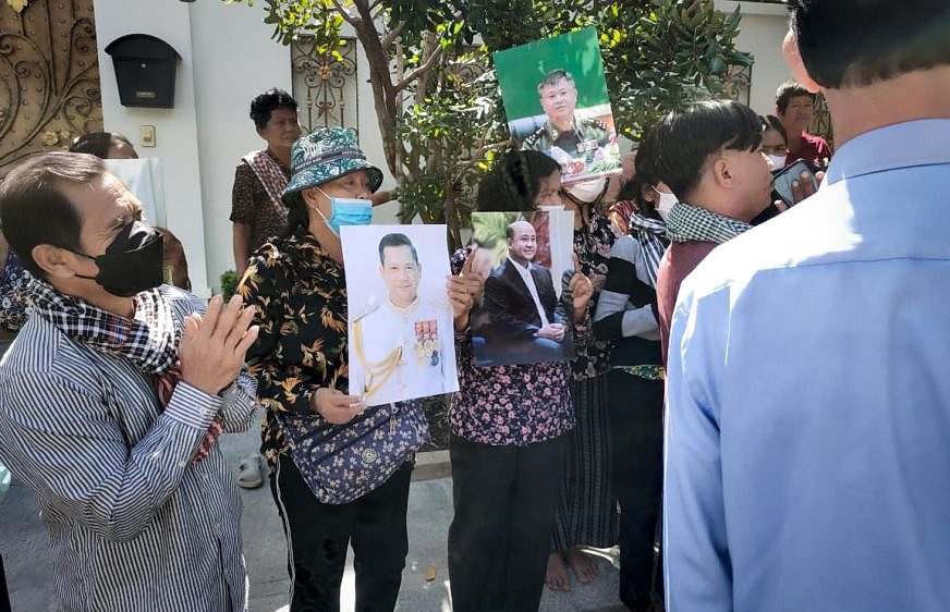 Airport protesters visit the Phnom Penh house of Hun Manet, the prime minister’s son, to file a petition on July 9, 2022. (Supplied)