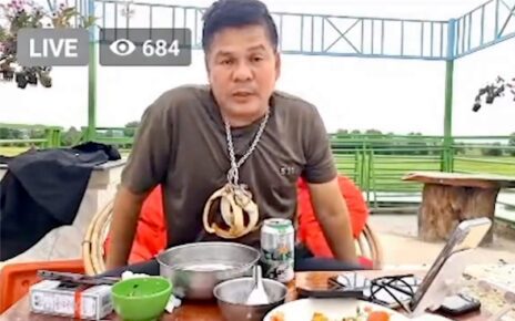 A screenshot of the Facebook live video, posted on Hun Sen's Facebook page, that got San Bunthoeun fired from the Bodyguard Unit.