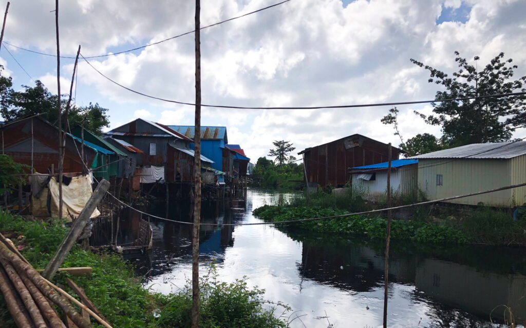 Houses along the Prek Tnaut river in Phnom Penh's Dangkao district on November 25, 2022. (Fiona Kelliher/VOD)