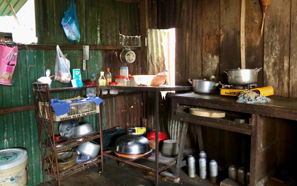 Kuong Sophat's basic kitchen at her home in Phnom Penh's Daun Penh district. (Ngay Nai/VOD)