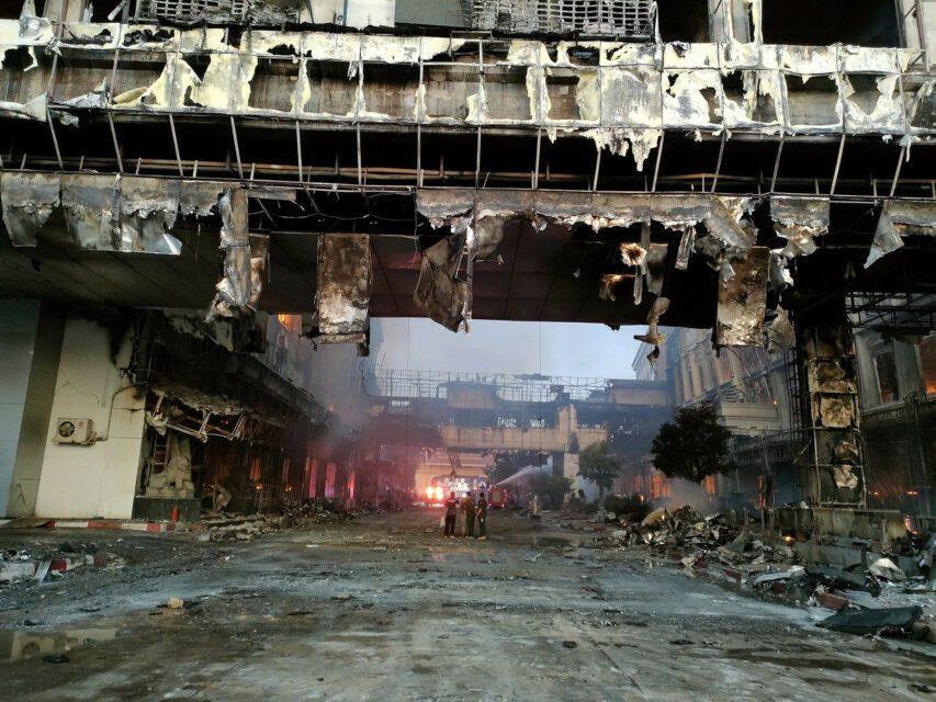 The Grand Diamond City Casino in Poipet city is damaged by a huge fire on December 29, 2022. (Banteay Meanchey Provincial Police Facebook page)