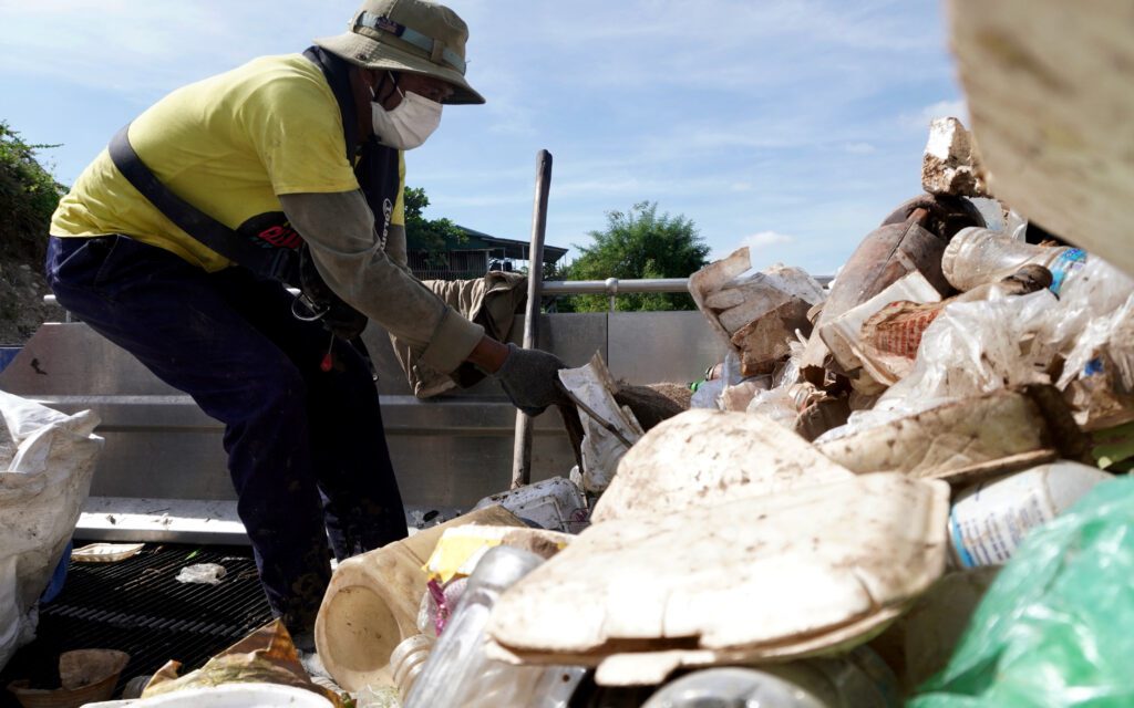 Trash collected by the boat in the Bassac River. (Hean Rangsey/VOD)