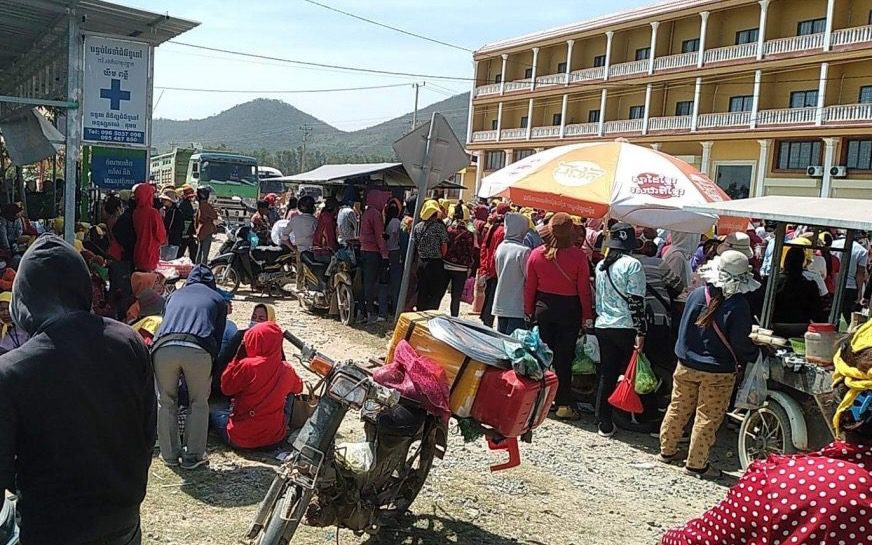 Workers at Smart Shirt Garments Manufacturing in Kampong Speu protested over a Lunar New Year labor dispute on January 25, 2023. (Supplied)