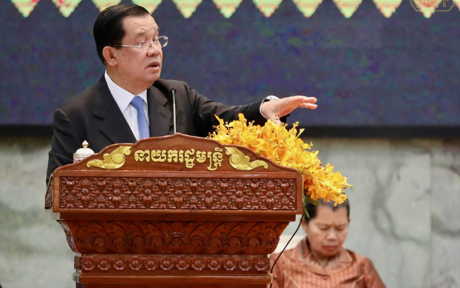 Hun Sen speaks at the Land Management Ministry on December 27, 2022. (Hun Sen's Facebook)