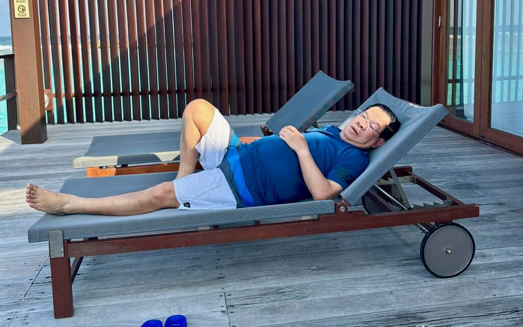 Hun Sen resting on a pool chair in the Maldives on January 15. (Hun Sen's Facebook)