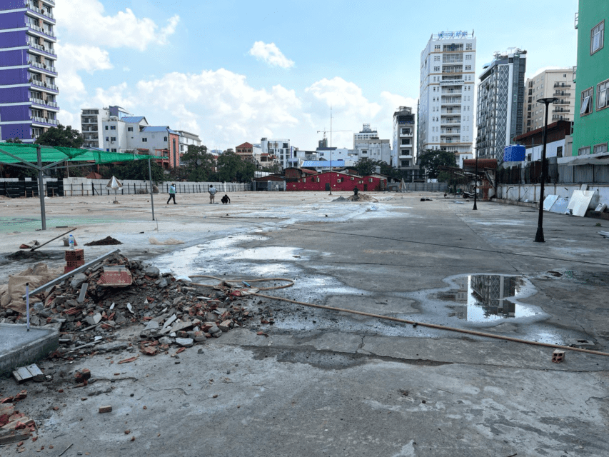 The empty lot where Golden Sorya stood, on January 11, 2023. (Daniel Zak)