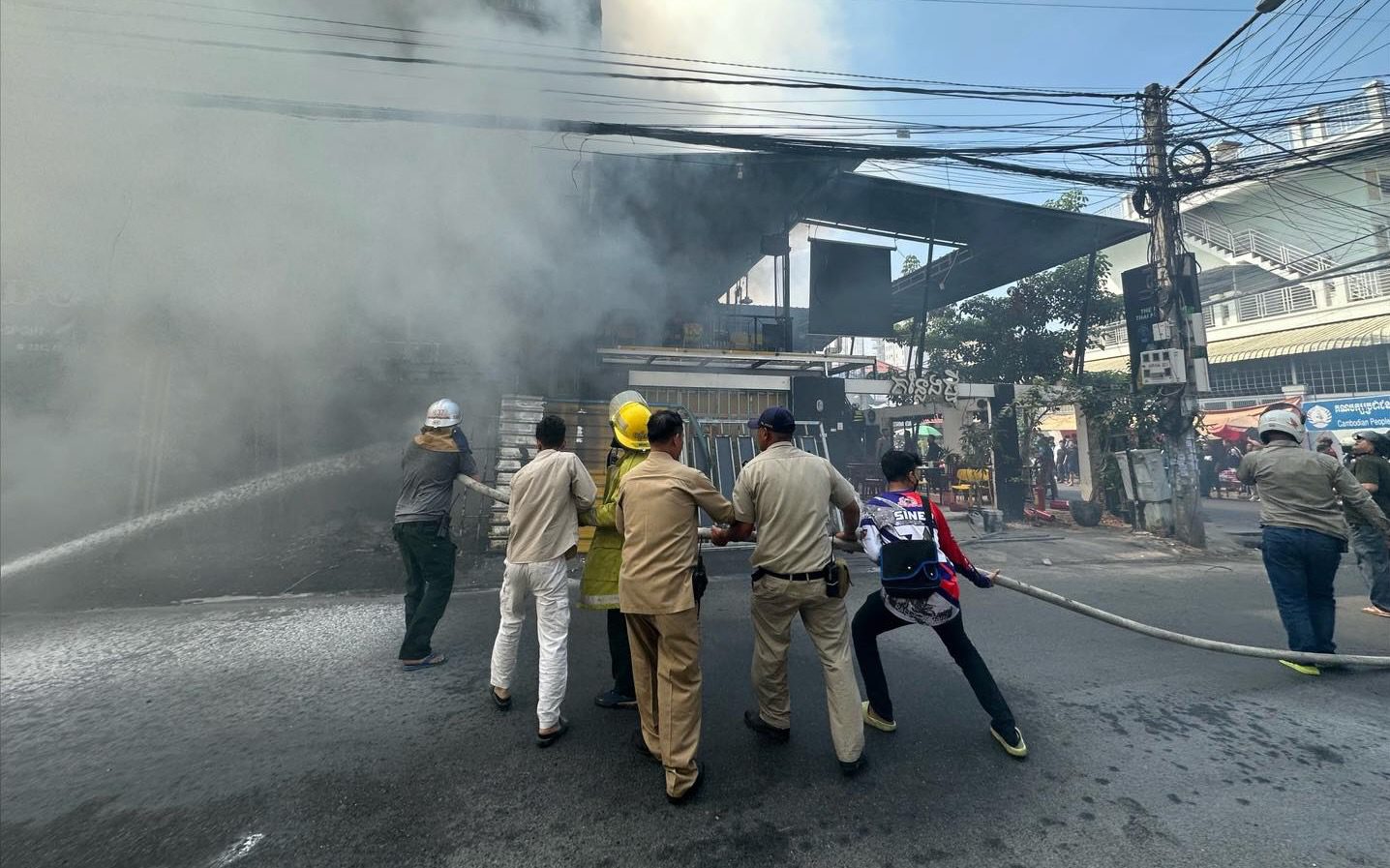 Firefighters work to extinguish a fire at Konlaeng Thmei bar in Toul Kork district’s Phsar Depot II commune on January 31, 2023. (Phnom Penh Fire Department Facebook page)